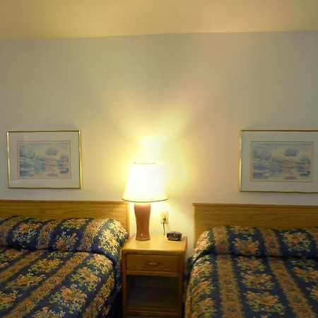 Rodeway Inn Брейнерд Екстер'єр фото