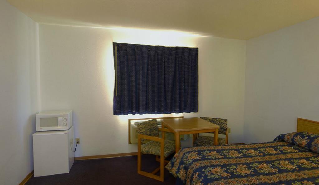 Rodeway Inn Брейнерд Екстер'єр фото